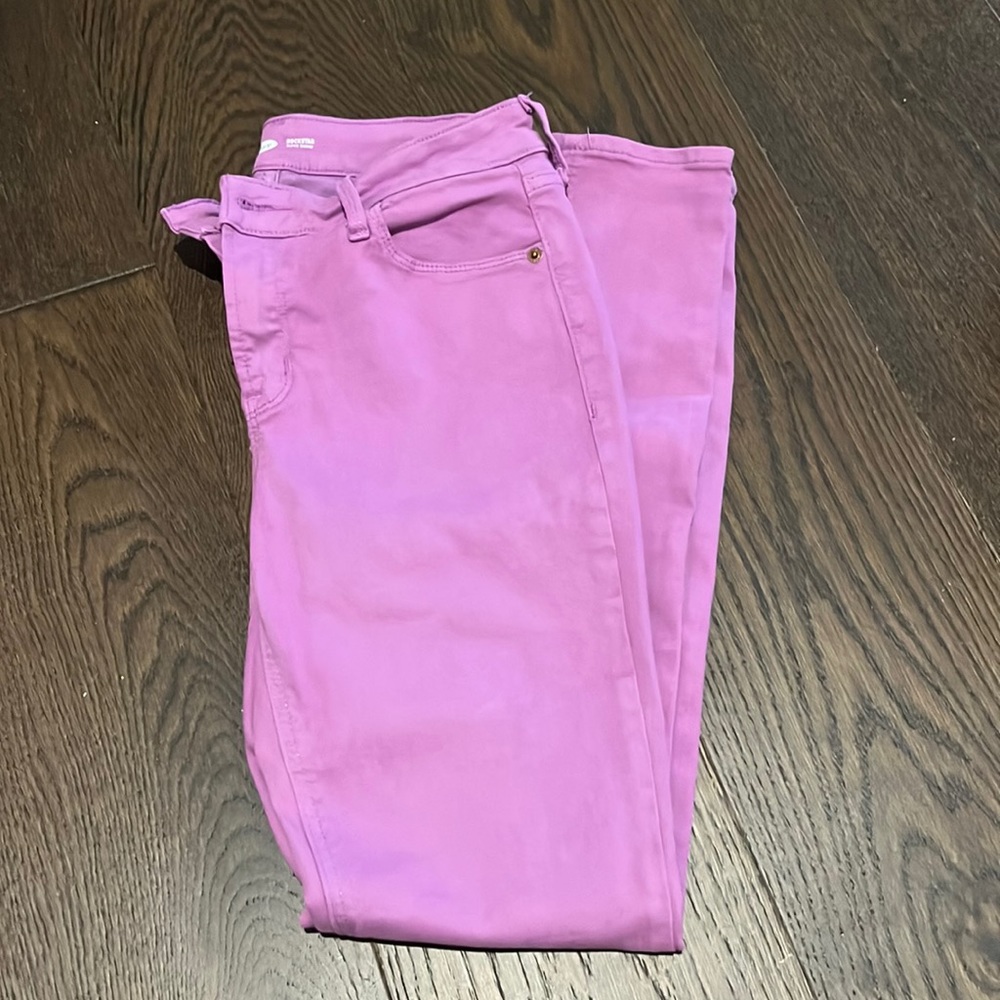 Size 6 Old Navy Rockstar Skinny jeans